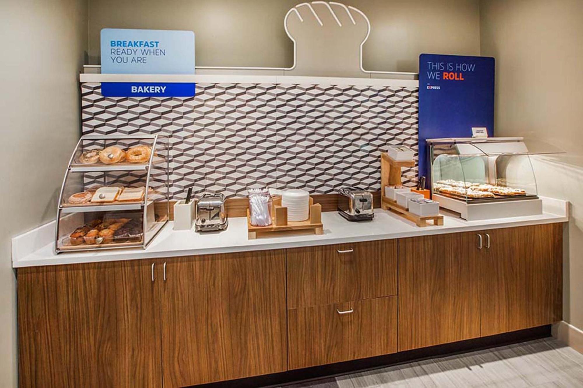 Holiday Inn Express & Suites - Toronto Airport South By Ihg Eksteriør bilde