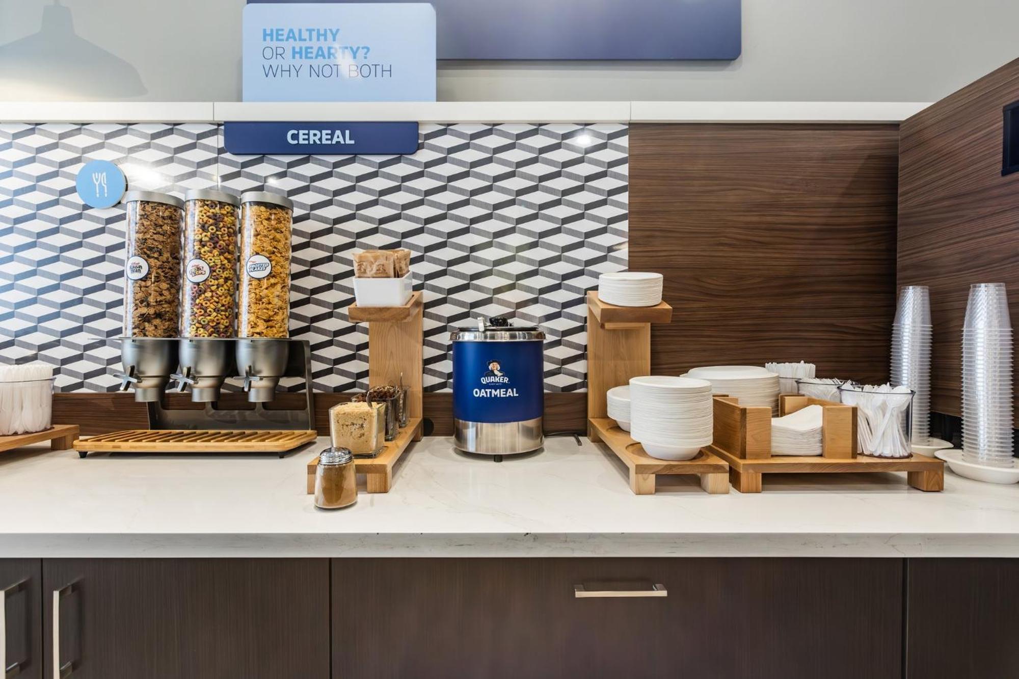 Holiday Inn Express & Suites - Toronto Airport South By Ihg Eksteriør bilde