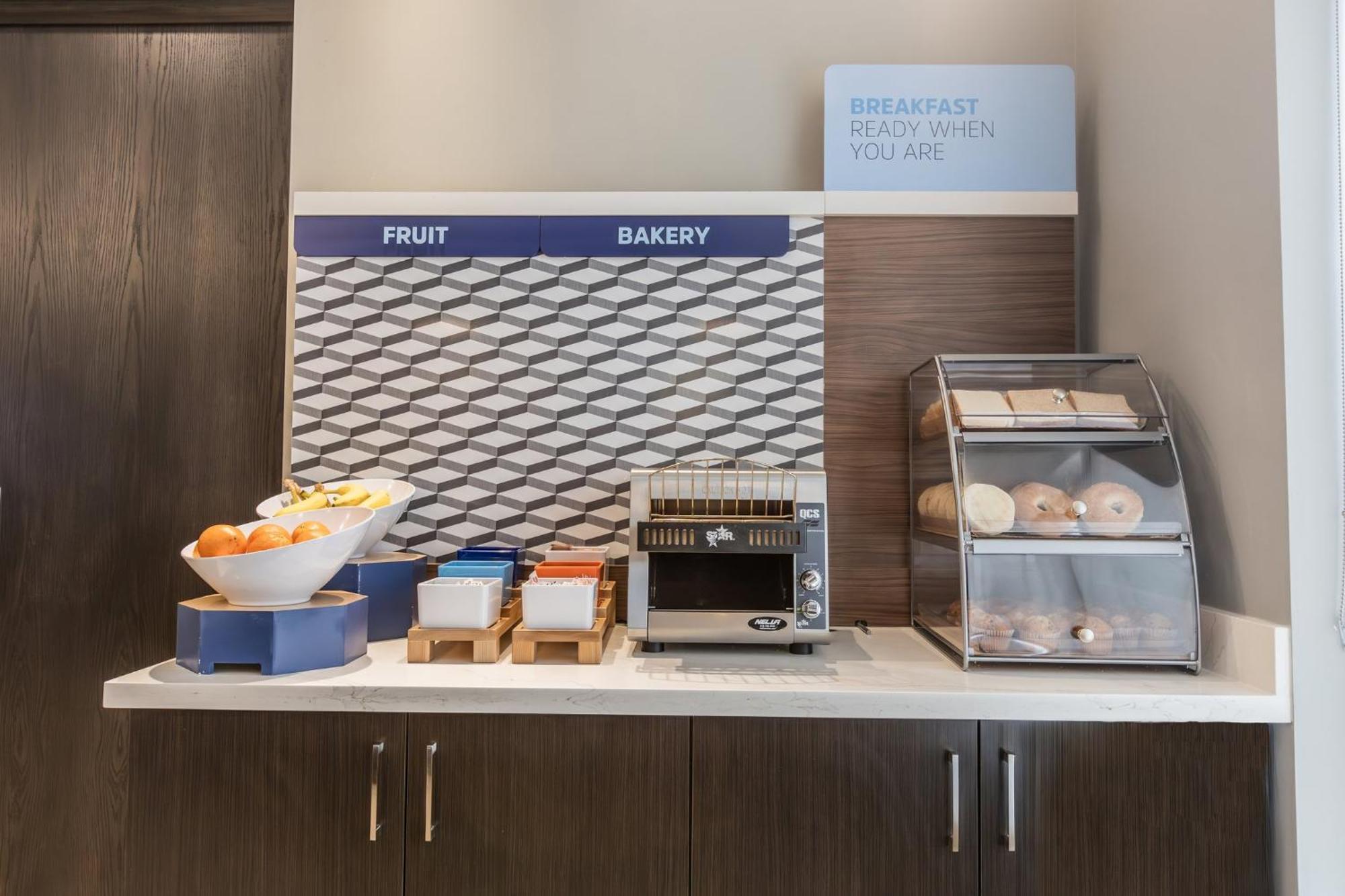 Holiday Inn Express & Suites - Toronto Airport South By Ihg Eksteriør bilde