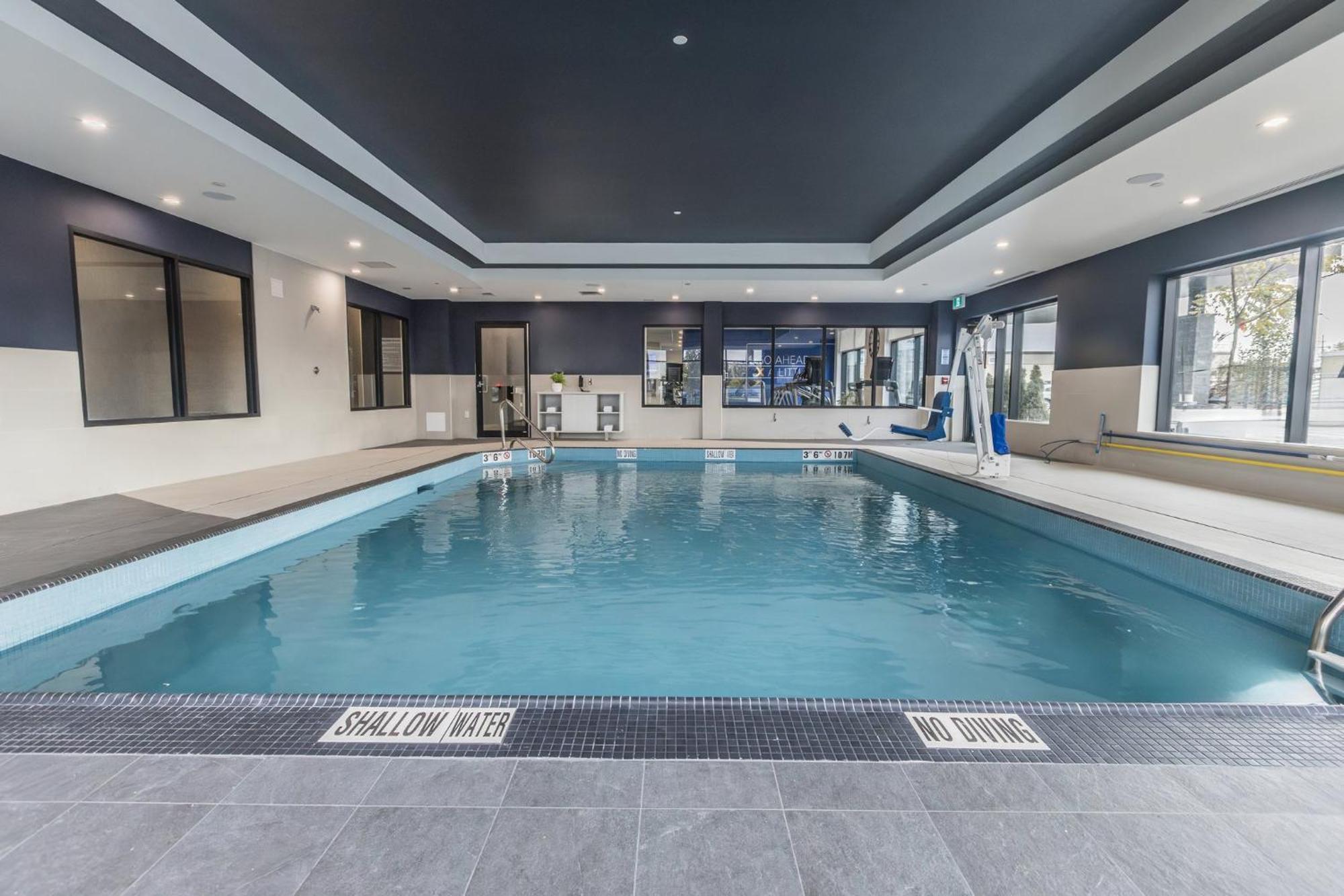 Holiday Inn Express & Suites - Toronto Airport South By Ihg Eksteriør bilde