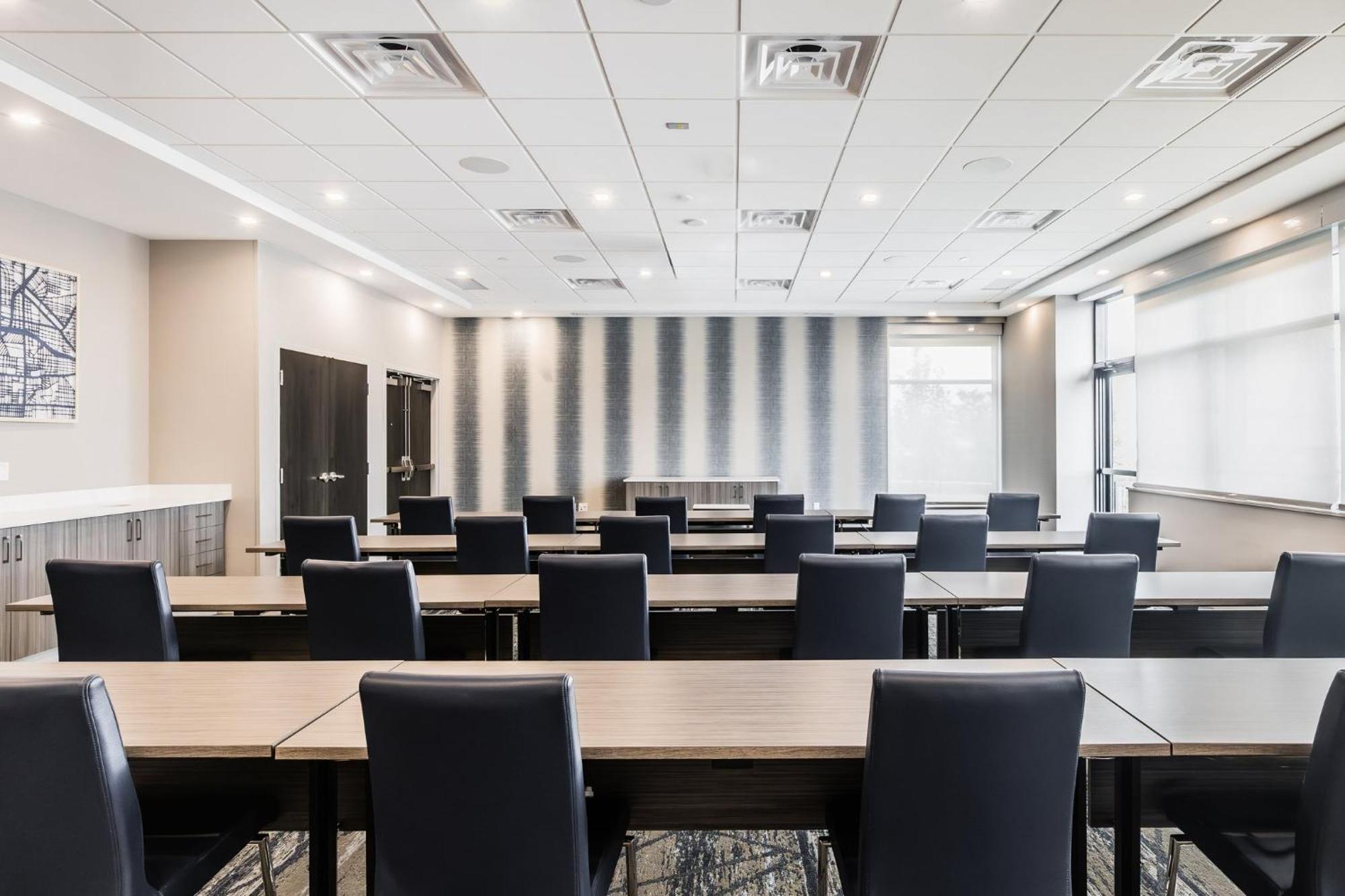 Holiday Inn Express & Suites - Toronto Airport South By Ihg Eksteriør bilde