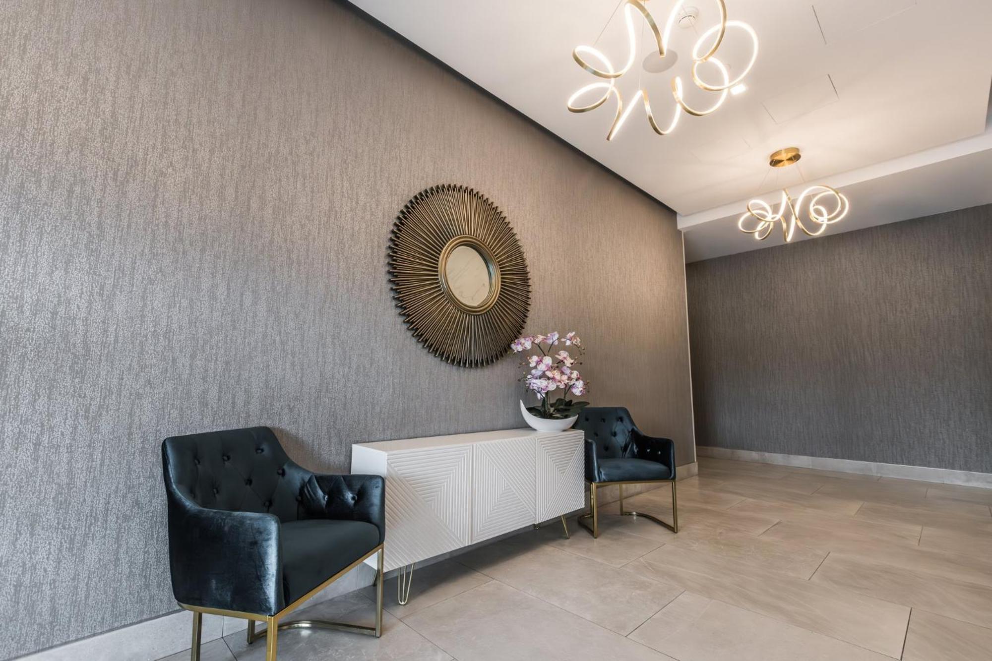 Holiday Inn Express & Suites - Toronto Airport South By Ihg Eksteriør bilde