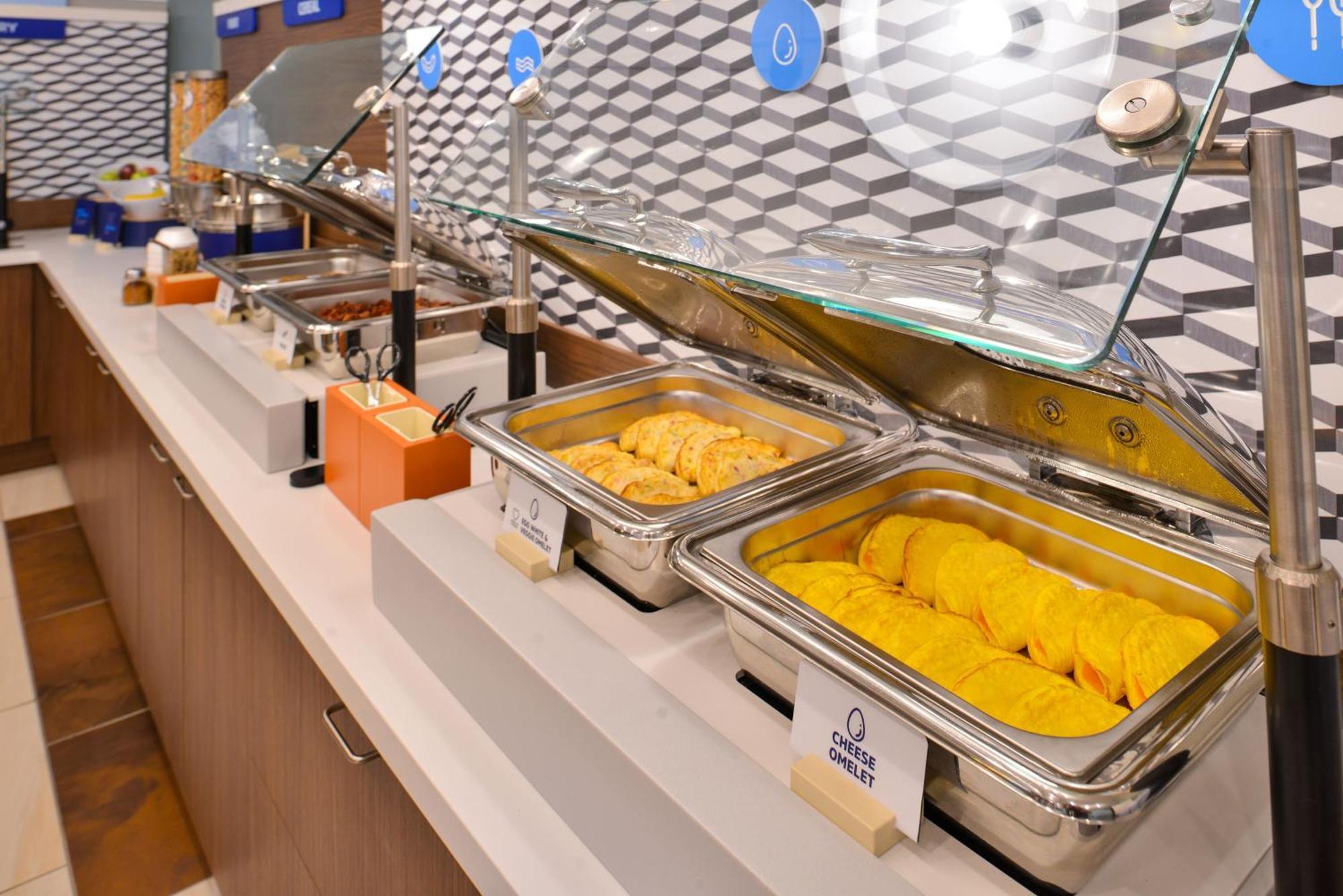 Holiday Inn Express & Suites - Toronto Airport South By Ihg Eksteriør bilde